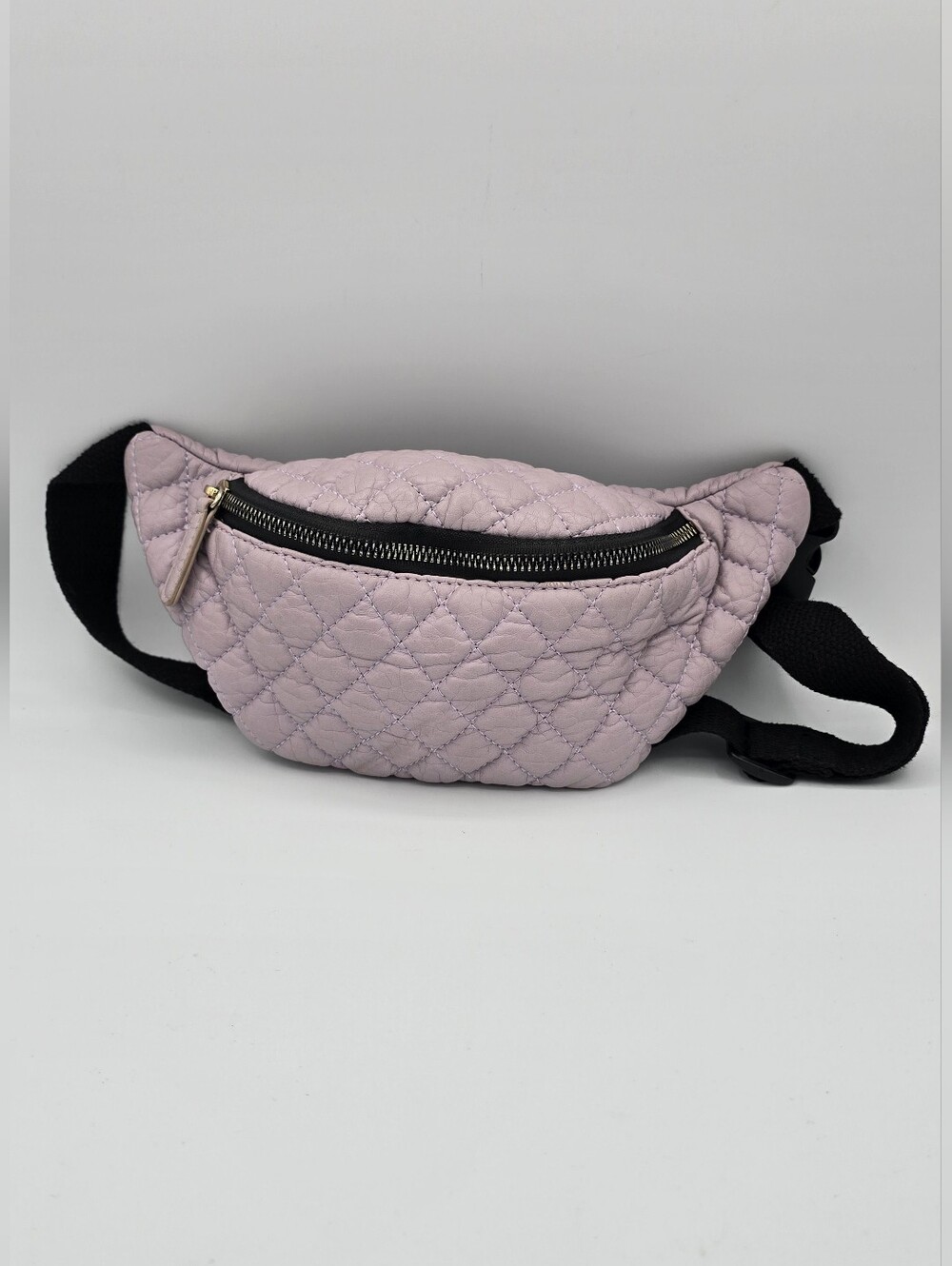 LD - Quilted Travel Fanny/Bum Bag With Zipper Closure & Adjustable Strap